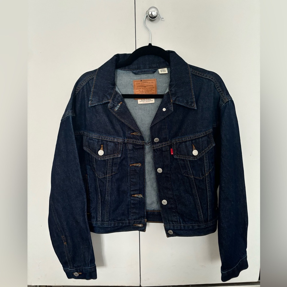 Oversized dark wash denim Levi jacket